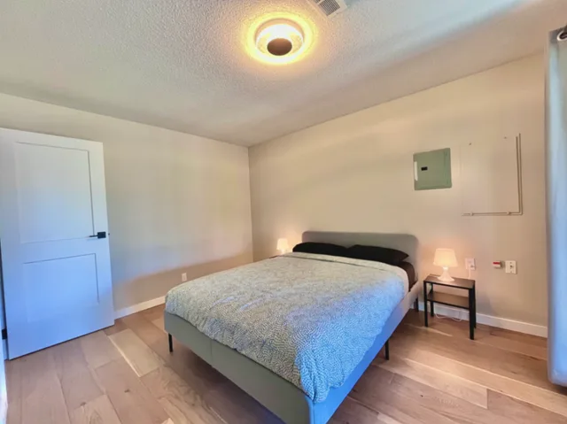 2 bedroom suite 400m from Lions Gate Hospital
